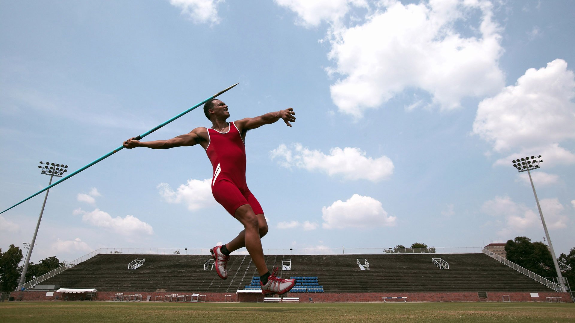 世界女子撑杆跳锦标赛中国新人获佳绩，世界著名女子撑杆跳运动员
